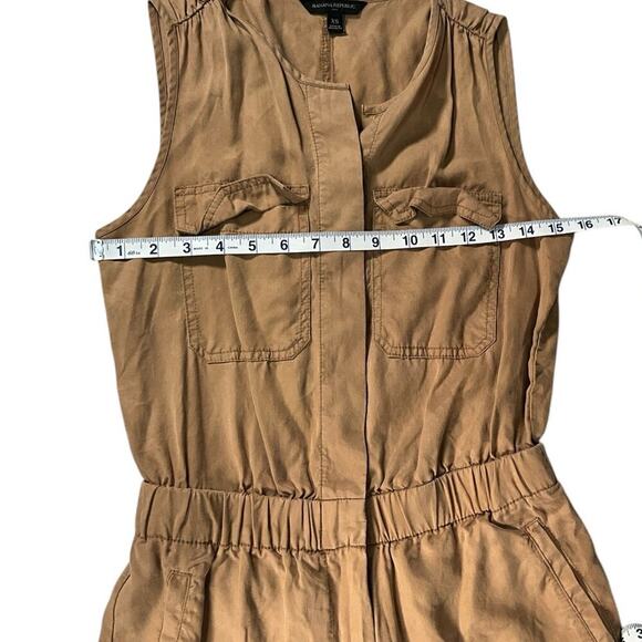 Banana Republic Size XS Utility Romper Latte Shorts Safari Classic Luxury Button - Picture 5 of 11